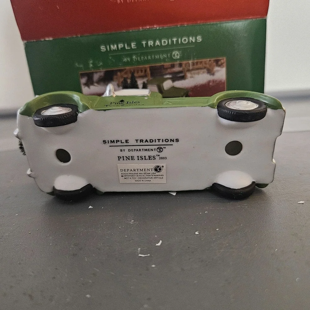 DEPT 56 Village Accessory SIMPLE TRADITIONS‎ 2003 Pine Isles Tree Service Green